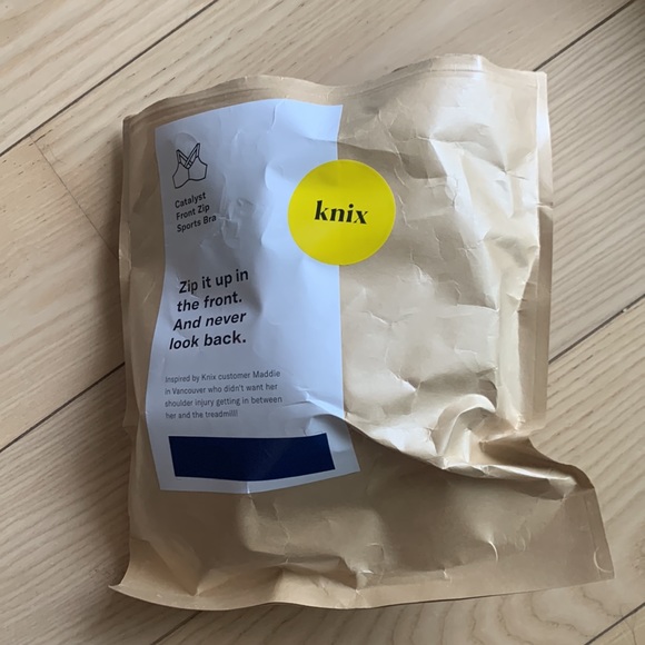 Knix Catalyst Front Zip Sports Bra - Picture 4 of 5